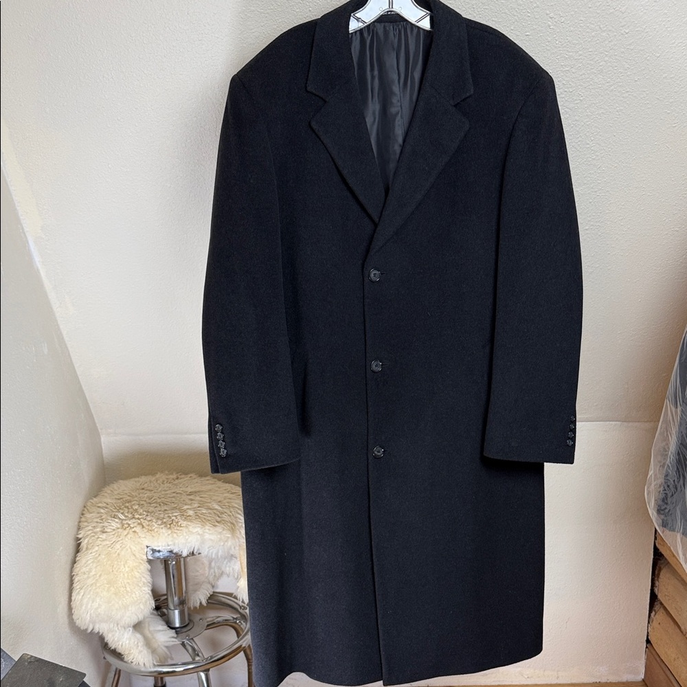 Men’s WEATHERPROOF GARMENT COMPANY Black Cashmere Blend Overcoat. No size tag
